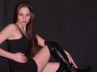 Female model photo shoot of roxanna young