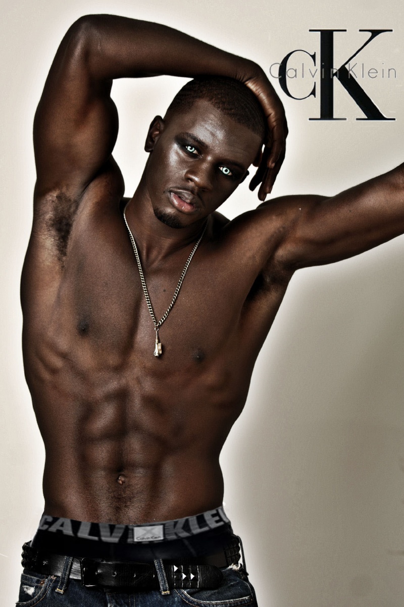 Male model photo shoot of Tray Strong
