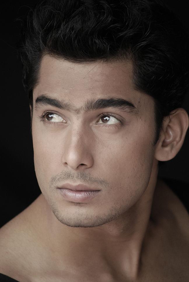 Male model photo shoot of Muhammed Nahas