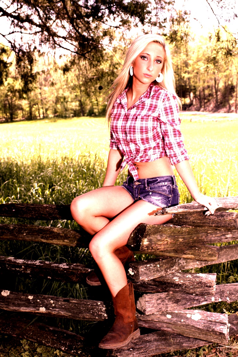 Female model photo shoot of Kayla Stout