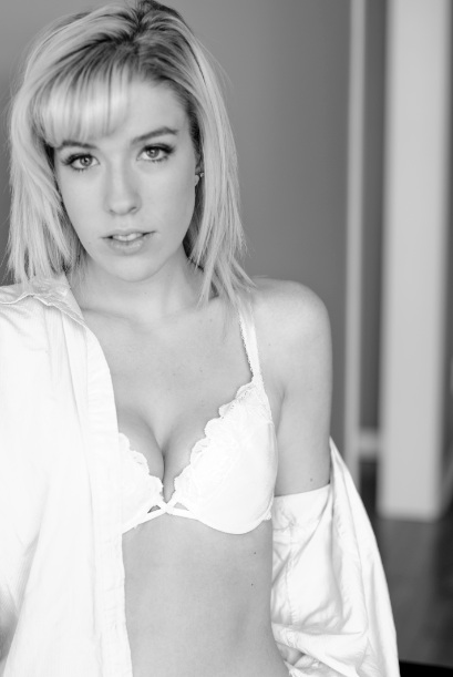 Female model photo shoot of Rachel Mackenzie by Damien D 