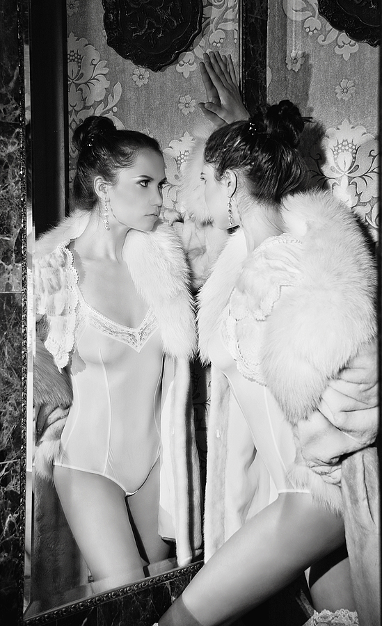 Female model photo shoot of Vicky Ukraine