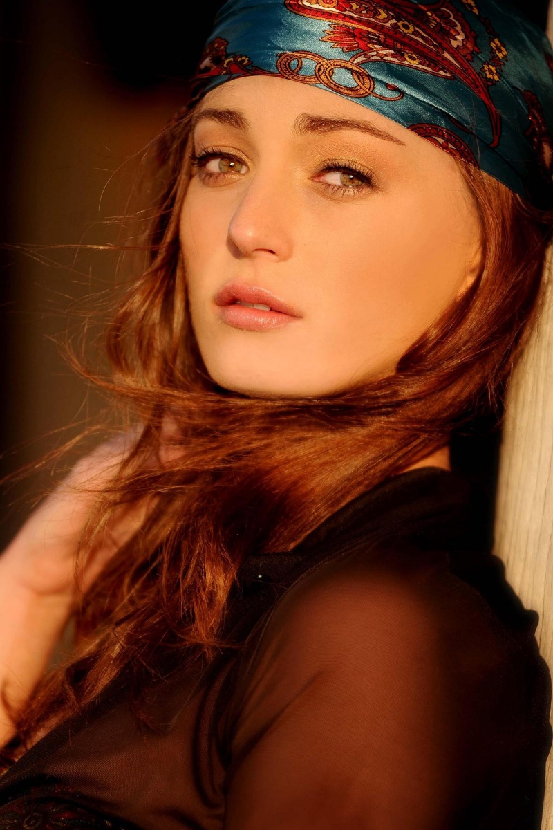 Female model photo shoot of LaurenEliseB