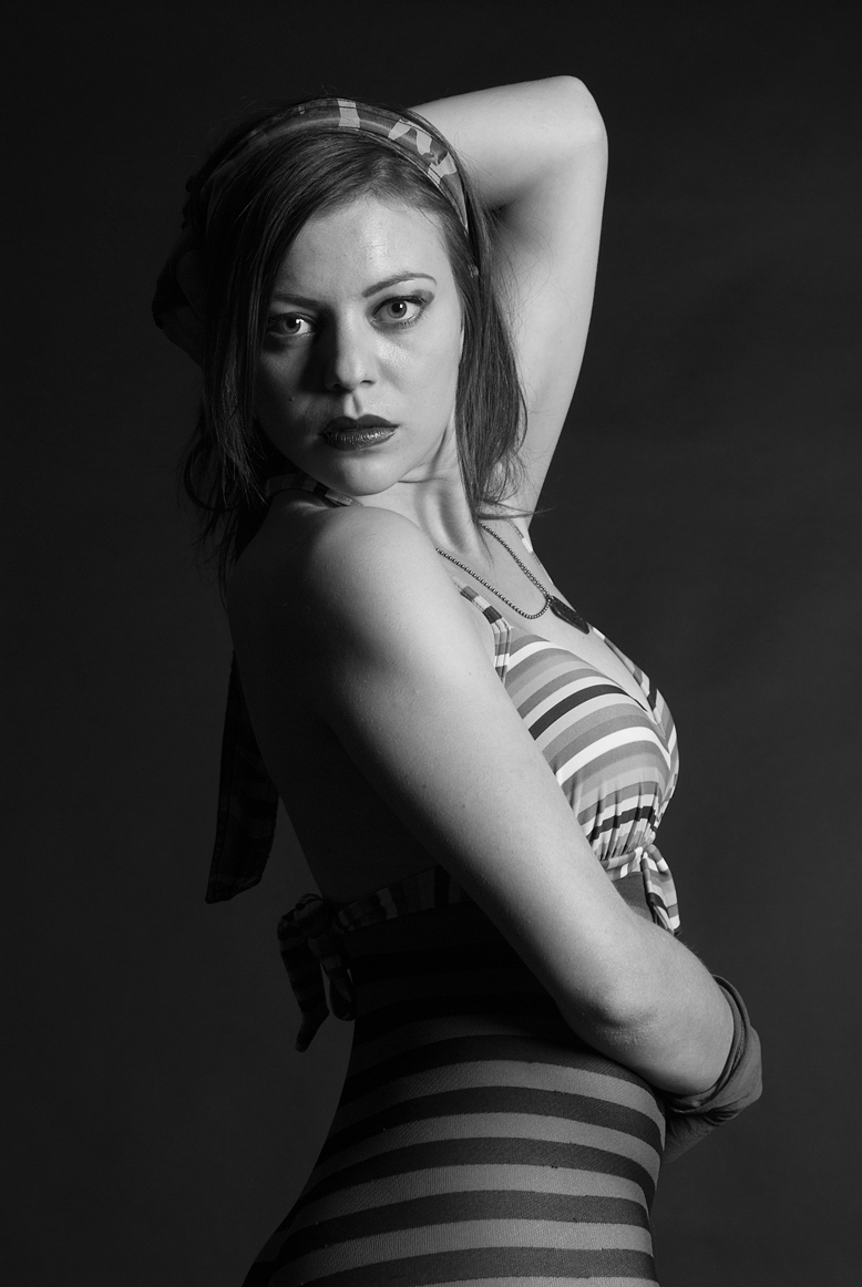 Female model photo shoot of Hayley Bird Art Model