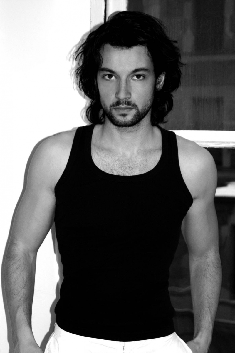 Male model photo shoot of Aramis Quenza