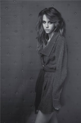 Female model photo shoot of Dasha Lysenko