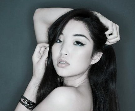 Female model photo shoot of Hulan 