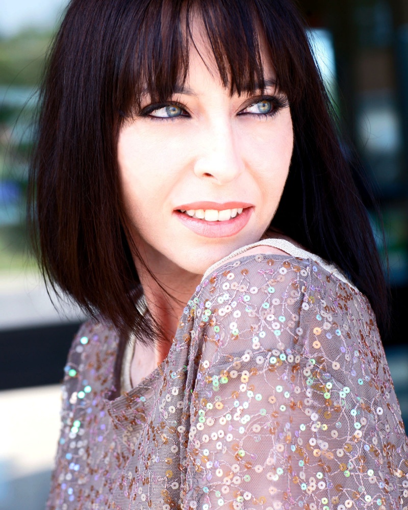 Female model photo shoot of Lisa Toth