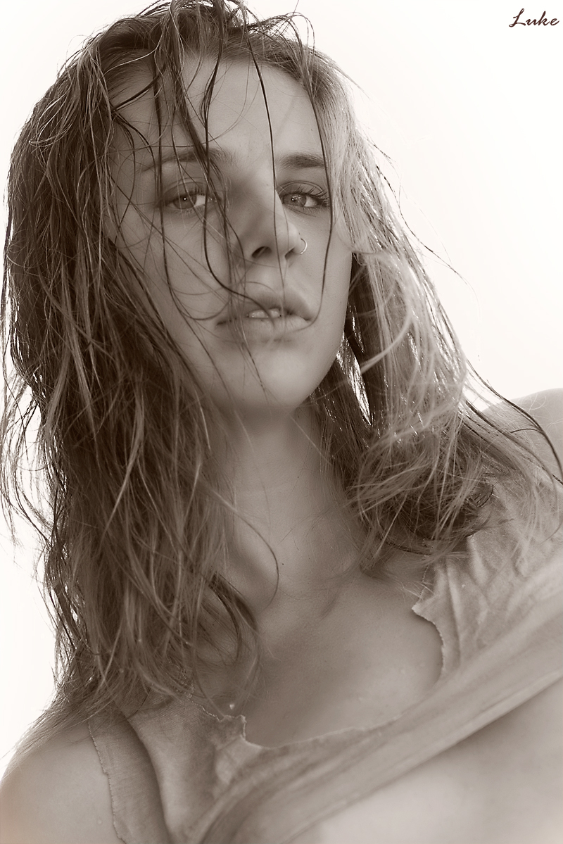 Female model photo shoot of Eilidh McWhirter