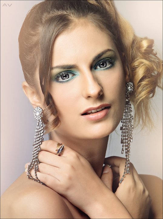 Female model photo shoot of Alexia Giesen