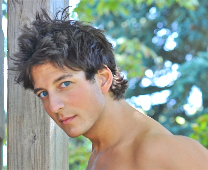 Male model photo shoot of Cris Cangero