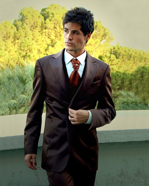 Male model photo shoot of Daniel Duarte in portfolio