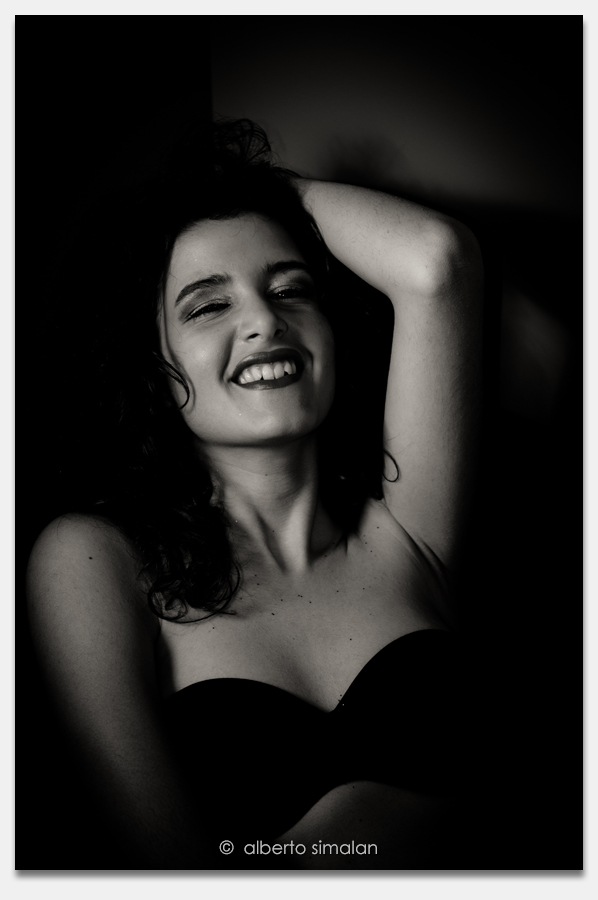 Female model photo shoot of Giovanna MM by alberto simalan