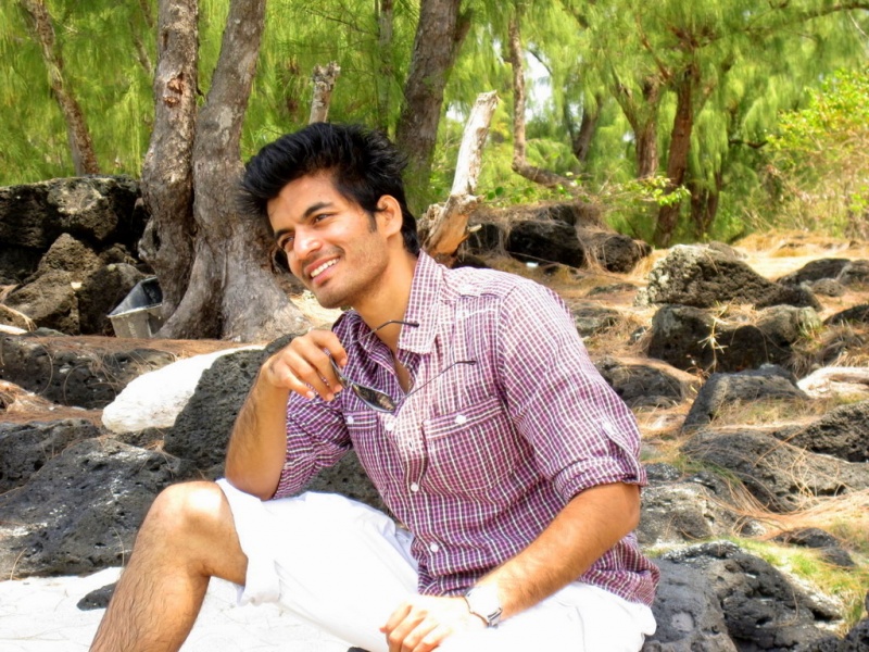 Male model photo shoot of Akshit Shetty