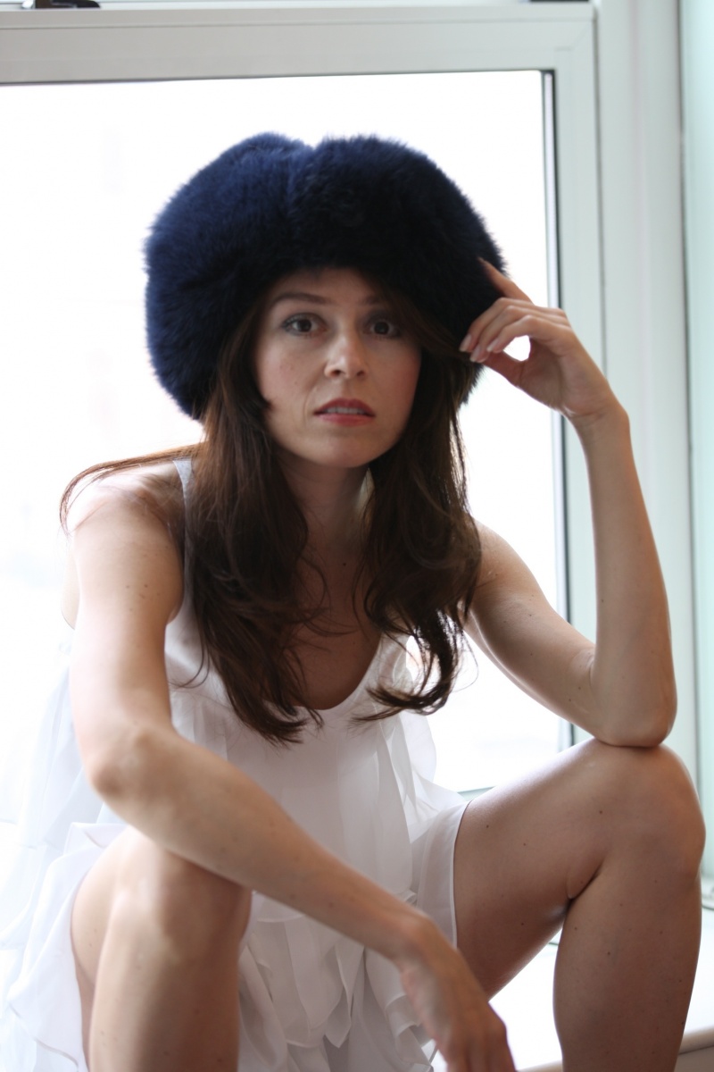 Female model photo shoot of Olya 