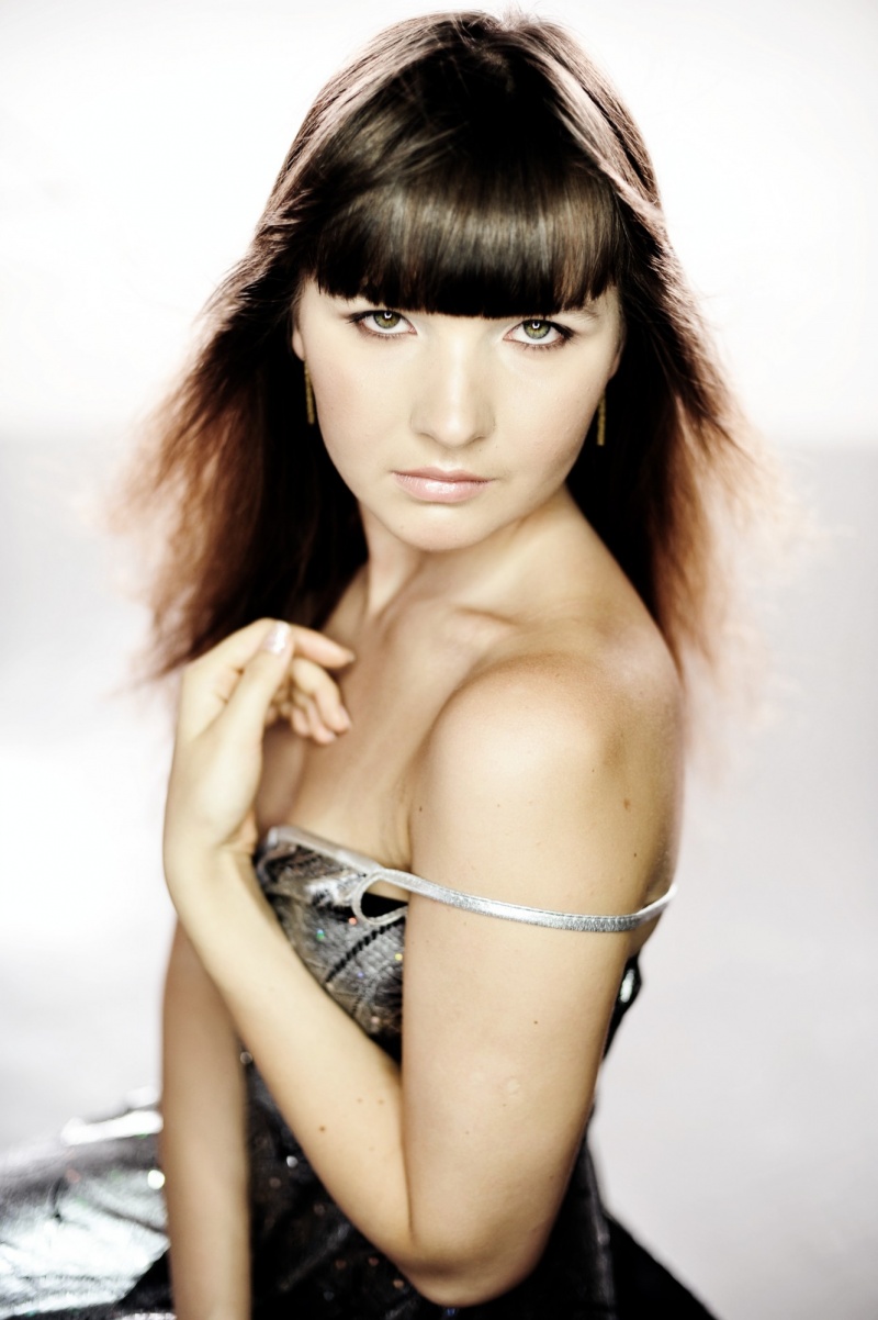 Female model photo shoot of Yulia Fouche