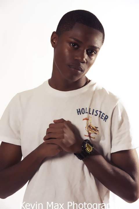 Male model photo shoot of Deljvon Gray
