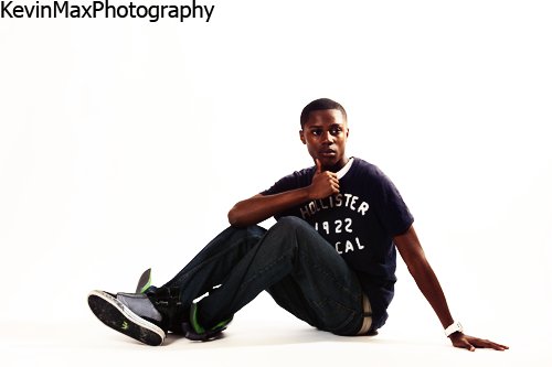 Male model photo shoot of Deljvon Gray