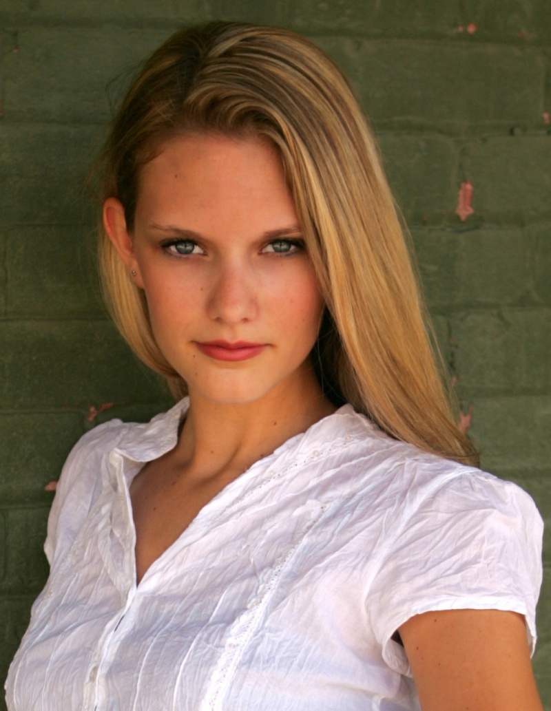 Female model photo shoot of Gina Petrovisian