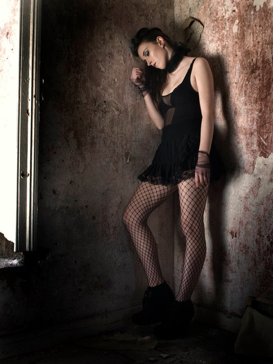Female model photo shoot of Laura Nasons