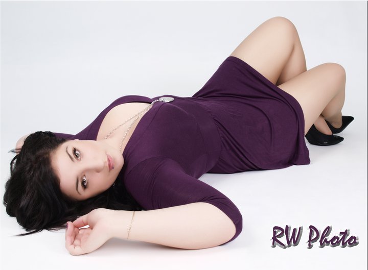 Female model photo shoot of Rickilynn by Randy White Photography