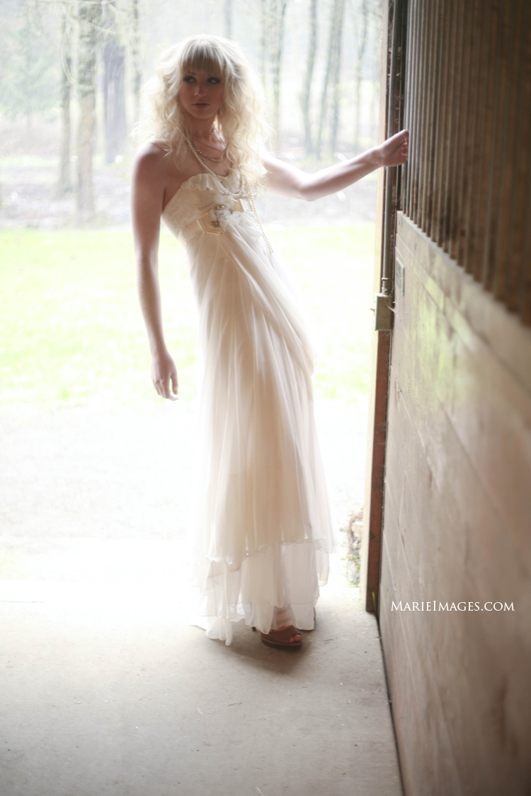 Female model photo shoot of Sarah Banta-Turner