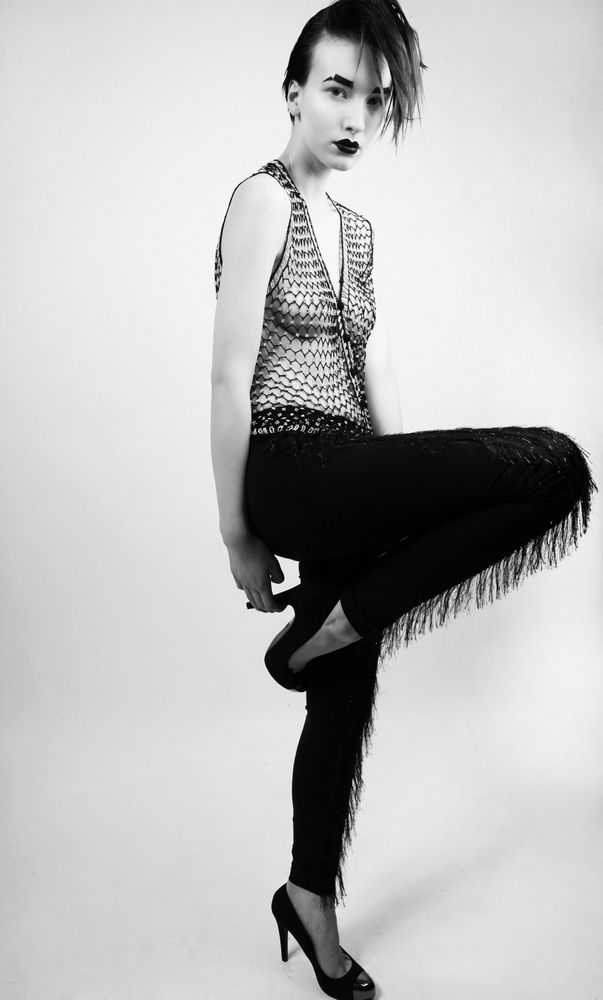 Female model photo shoot of Knit5D in London