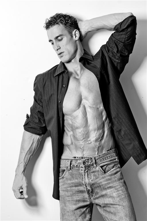 Male model photo shoot of Darin DeRoberts