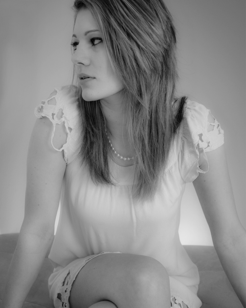 Female model photo shoot of Tiffany Billington
