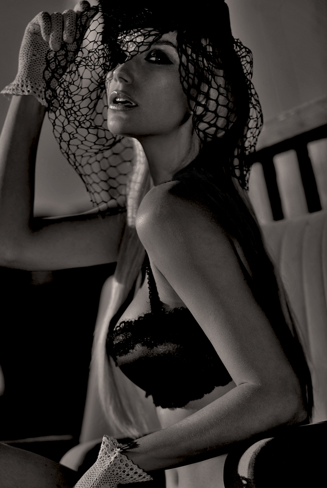 Female model photo shoot of Elze Mieke Tijl
