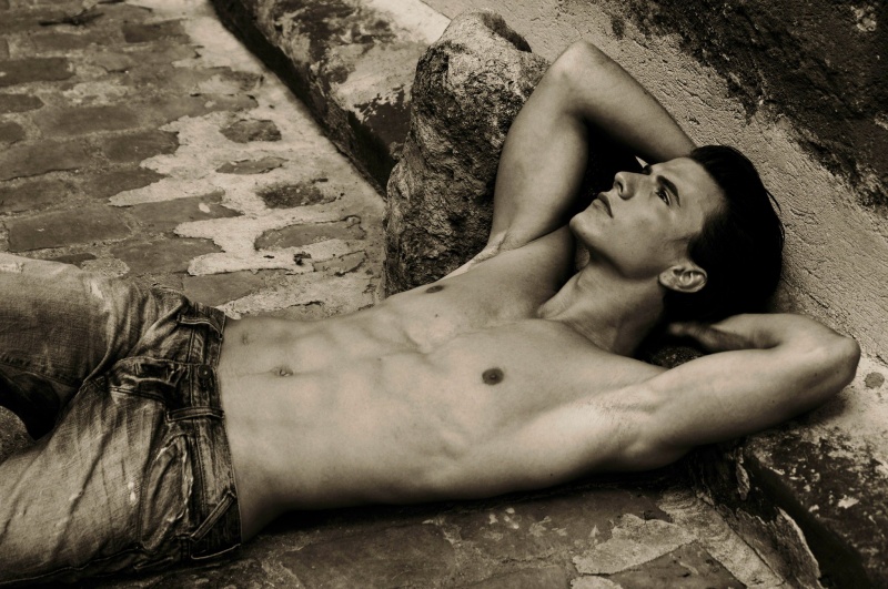 Male model photo shoot of Yoann R