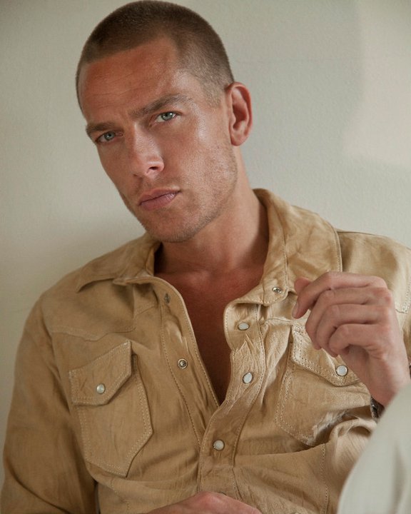 Male model photo shoot of Remco van der Veen