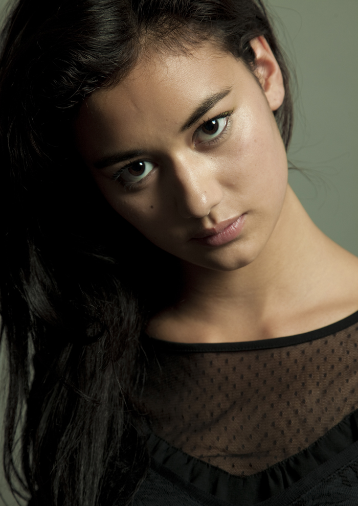 Female model photo shoot of jennifer makeup