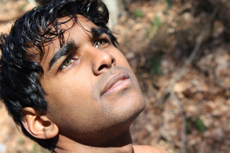 Male model photo shoot of Avi Roshan