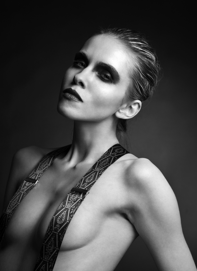 Female model photo shoot of KAROLINA HELLER in London/Hampstead, makeup by Defaf Alamri