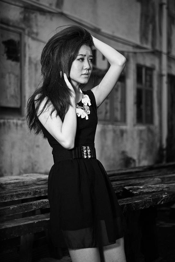 Female model photo shoot of Elizabeth Ho