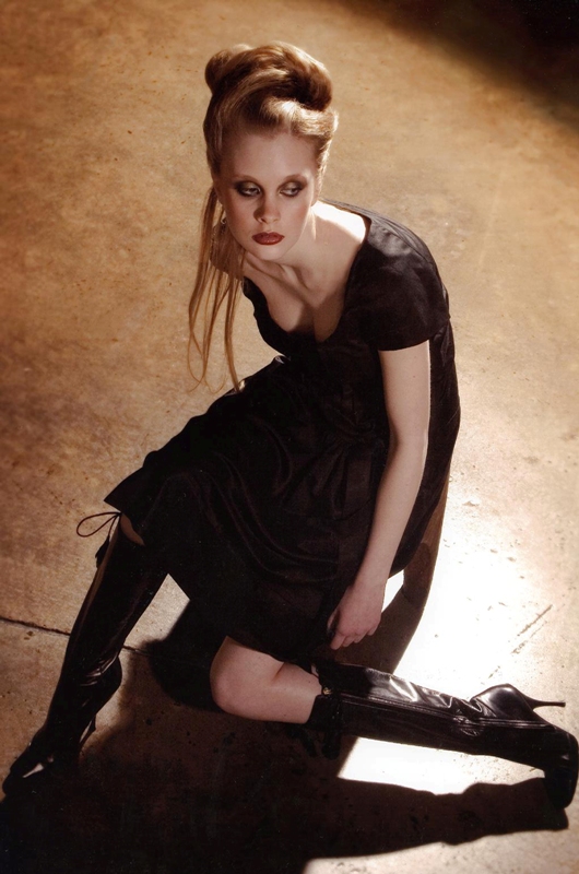 Female model photo shoot of Lisa-MarieW