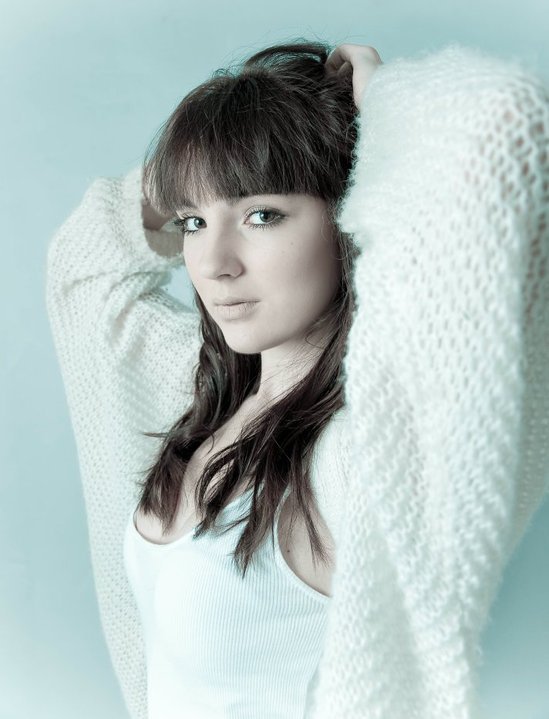 Female model photo shoot of Sophie Norris