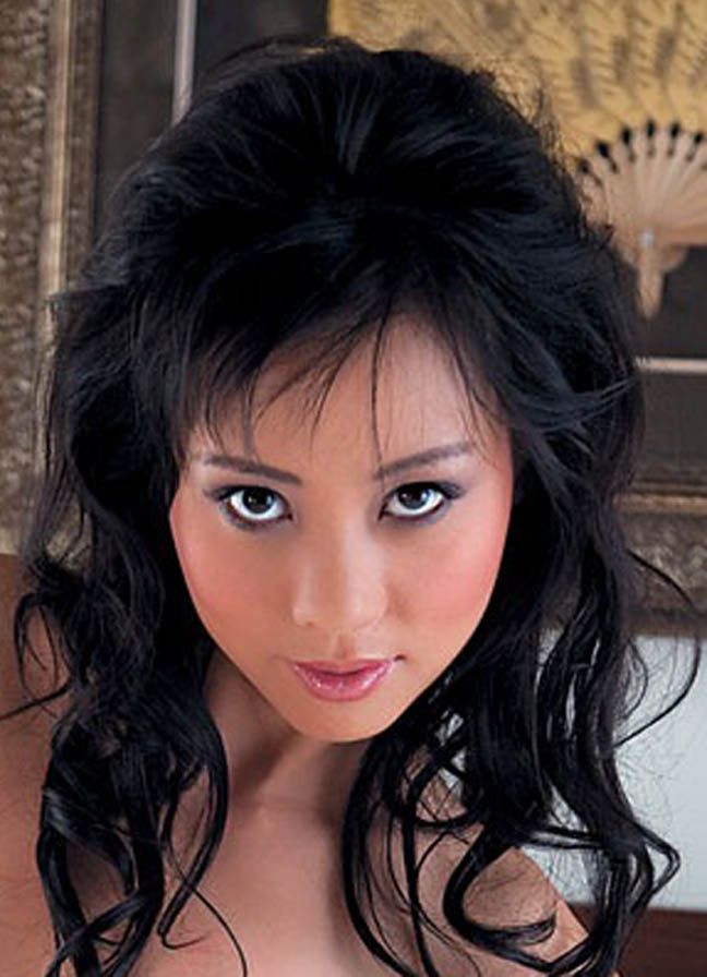 Female model photo shoot of Amy Le