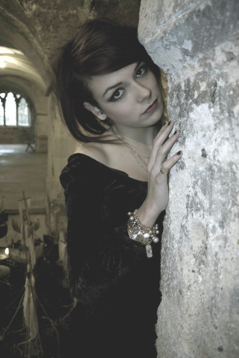 Female model photo shoot of Yasmine Hewitt