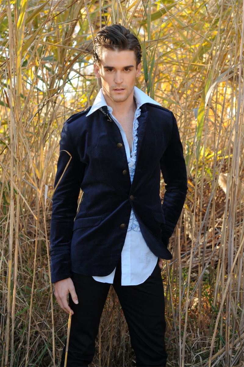 Male model photo shoot of Travis O Nesbitt