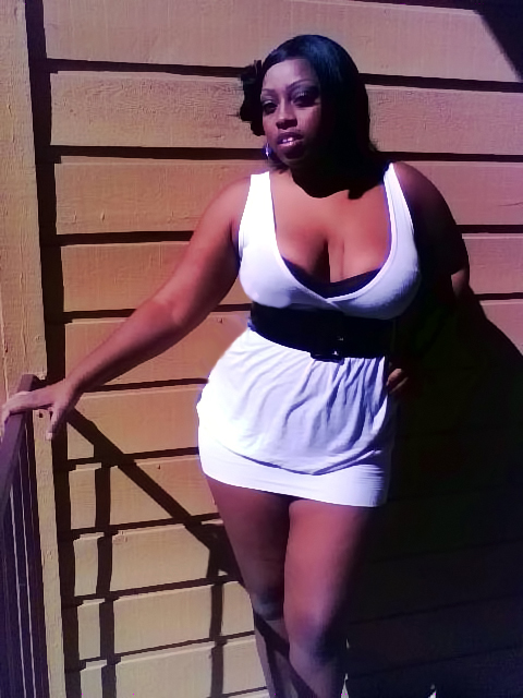 Female model photo shoot of Feleaseon in Dallas, TX