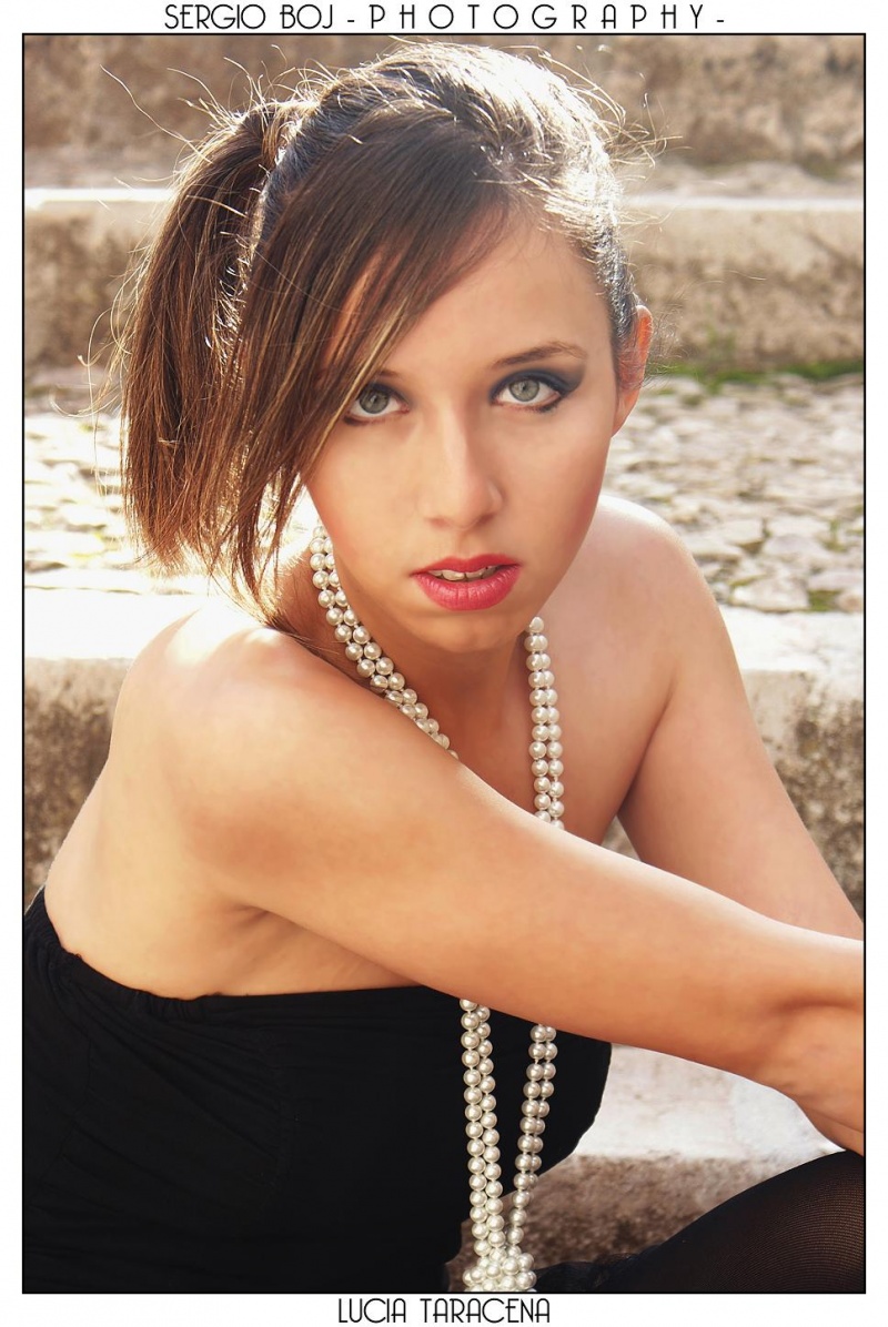 Female model photo shoot of Lucia Taracena