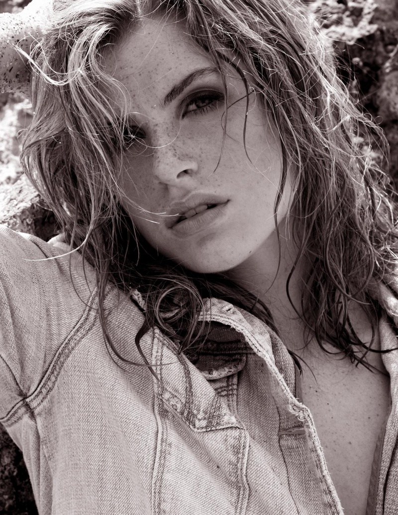 Female model photo shoot of Kourt Freeman in Miami, Florida