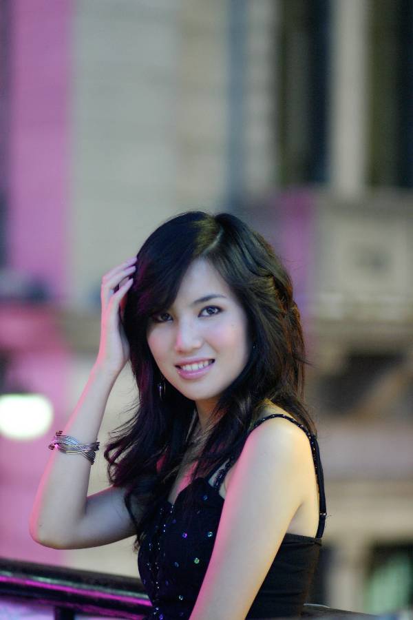 Female model photo shoot of Ling Huang