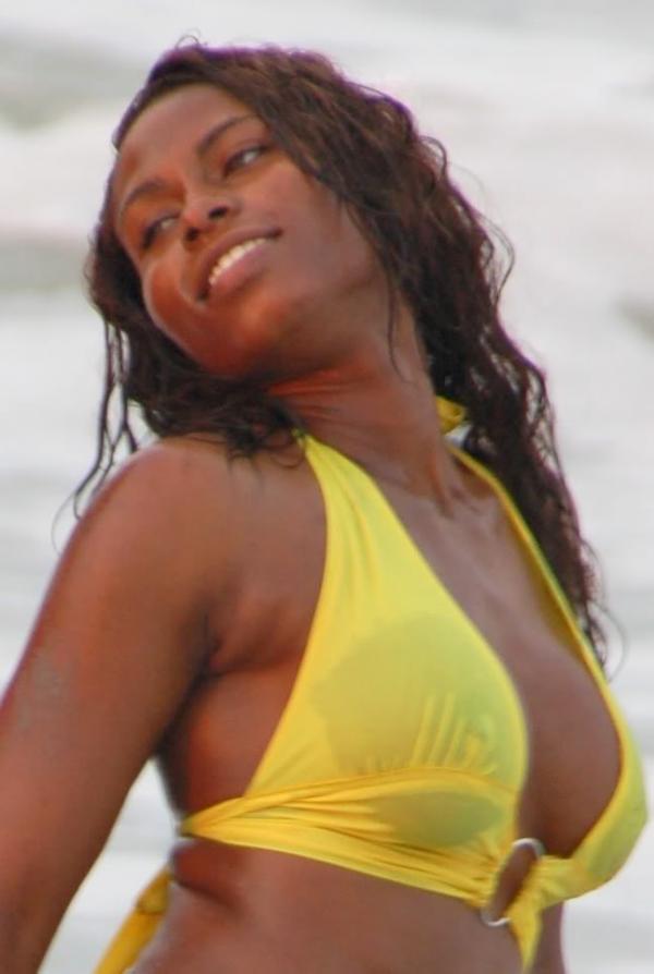 Female model photo shoot of rachelrgreen in fl beach