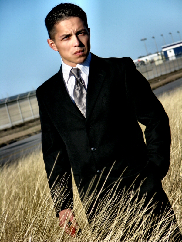 Male model photo shoot of Paul Salaz