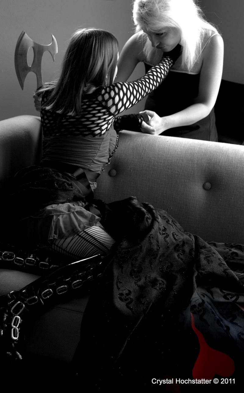 Female model photo shoot of Lindy the Jynx by Shutterbug Revolution