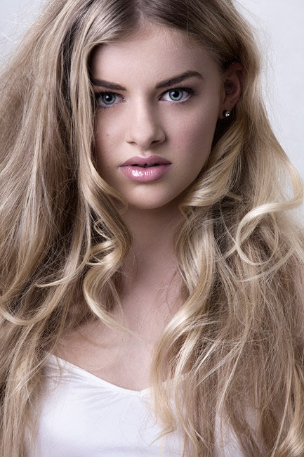 Female model photo shoot of Chelsea J Sawyer by Nadia Masot
