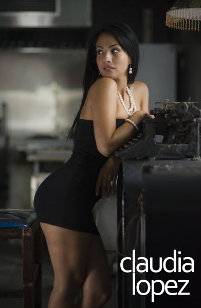 Female model photo shoot of Claudia Lopez in Queens /NEW YORK